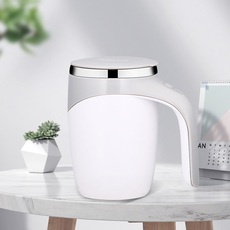 Universal Shoppers - Self-stirring coffee cup